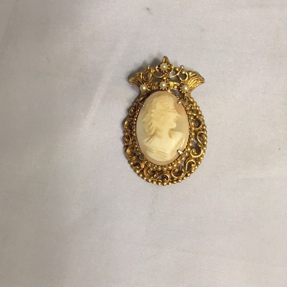Vintage Florenza Cameo Brooch & Pendant
